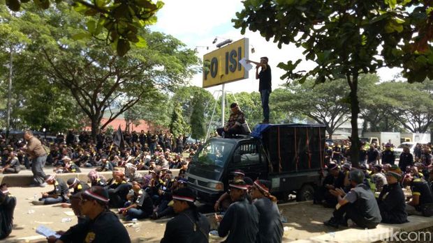 Massa FPI dan Gabungan Ormas Sempat Keluar dari Barisan Pengamanan