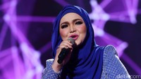 Selamat ulang tahun ya Siti! Pool/Noel/detikFoto.