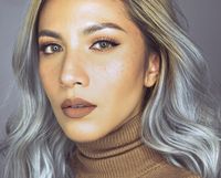 Tips Pakai <i>Foundation</i> Agar Mulus & Tahan Lama dari <i>Beauty Influencer</i>
