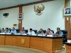 Gelar Rapat Karhutla, Pemprov Ingin Riau Bebas Asap Tahun 2017