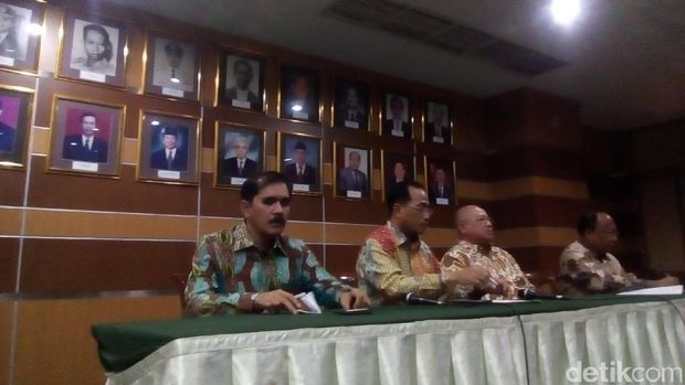  Jumpa pers Menhub Budi Karya Sumadi mengenai kasus penganiayaan taruna STIP, Jumat (13/1/2017)