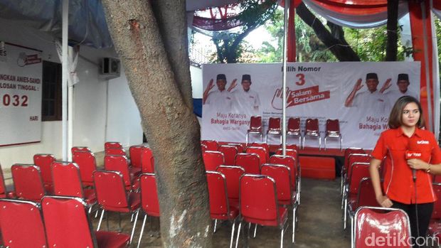 Posko pemenangan Anies-Sandi /