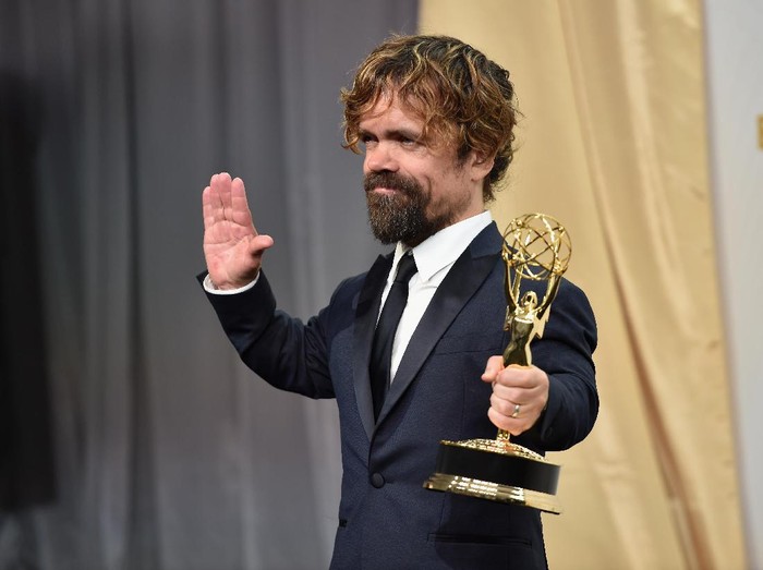 LOS ANGELES, CA - SEPTEMBER 20: Actor Peter Dinklage, winner of Outstanding Supporting Actor in a Drama Series for Game of Thrones, poses in the press room at the 67th Annual Primetime Emmy Awards at Microsoft Theater on September 20, 2015 in Los Angeles, California. (Photo by Alberto E. Rodriguez/Getty Images)