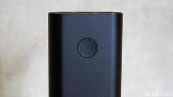 Di bodinya, terdapat tombol power. Foto: detikINET/Adi Fida Rahman