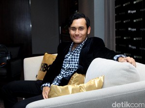 Keseimbangan Antara Karier dan Kegiatan Sosial bagi Arifin Putra