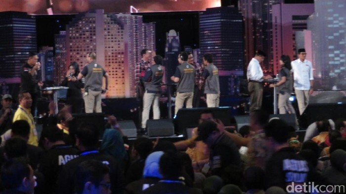 Jeda Debat Kandidat, Cagub-Cawagub Didandani Panitia