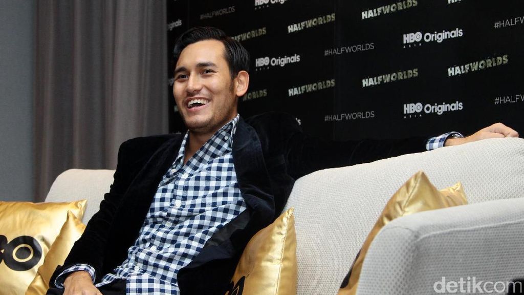 Terpikirkan Banting Setir, Arifin Putra Pilih Jadi Penulis Novel dan Kolumnis