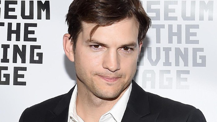 Ashton Kutcher NEW YORK, NY - JUNE 20: Actor Ashton Kutcher attends the Museum of the Moving Image honoring Netflix Chief Content Officer Ted Sarandos and Seth Meyers at St. Regis Hotel on June 20, 2016 in New York City. (Photo by Nicholas Hunt/Getty Images)