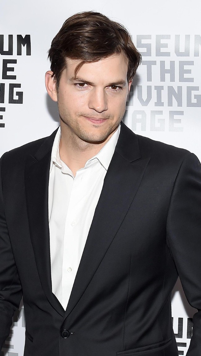 Ashton Kucther telah menjadi seorang ayah dari dua anak. Putri pertama Ashton dinamakan Wyatt Isabelle Kutcher dan putra keduanya dinamakan Dimitri Portwood Kutcher. Foto: Getty Images