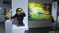 Saat saya berkunjung, sedang ada pameran seni kontemporer yang sangat menarik. Tak hanya memajang seni lukisan, ada juga karya patung yang sedang dipamerkan di galeri ini (Wahyu/detikTravel)