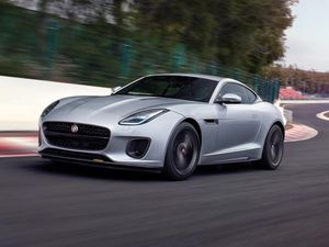 Siap Luncurkan F-Type Anyar Tahun Depan, Jaguar?