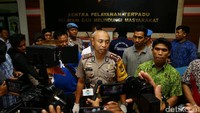 Kapolrestro Jakarta Timur, Kombes Agung Budijono memberikan keterangan pers terkait penangkapan pelaku pembunuhan Murniati.
