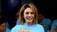 Aktris yang selalu menuai sensasi itu akan tampil menjadi Bidadari di film animasi bertajuk Si Juki The Movie. Pool/Noel/detikFoto.