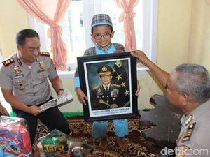 Anak Pengidap Kelainan Autoimun di Banyuwangi Ngefans Kapolri