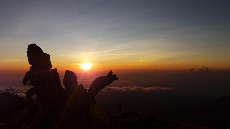 Pemandangan dari Gunung Bawakaraeng (Basri Bachtiar/dTraveler) Pemandangan dari Gunung Bawakaraeng (Basri Bachtiar/dTraveler)