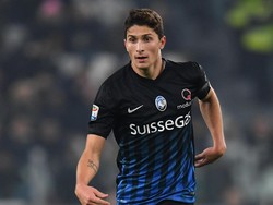 Mattia Caldara dilepas Juventus ke Milan, tanpa sekalipun pernah mengenakan jersey Bianconeri. Sebelumnya ia dibeli Juventus dari Atalanta pada musim dingin 2017. Caldara pindah ke Milan sebagai bagian transfer Leonardo Bonucci. (Foto: Getty Images/Valerio Pennicino)