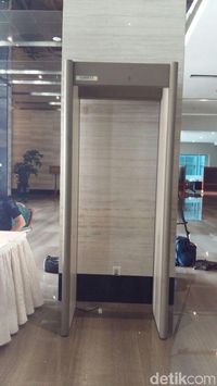 Metal Detector Dipasang di Pintu Masuk Arena Debat Pilgub DKI 