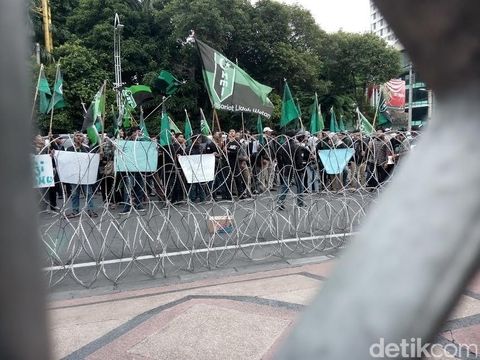 HMI Surabaya Kritisi Kenaikan BBM