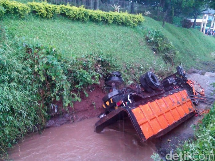 Sopir Dump Truk Penyebab Kecelakaan di Pasuruan Jadi Tersangka