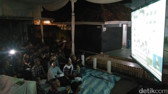 Begini Suasana Nobar Bareng Debat Cagub DKI di Rumah Lembang