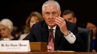 Menteri Luar Negeri Rex Tillerson dipecat Trump pada 13 Maret 2018. Mantan Direktur Eksekutif Exxon ini diketahui kerap berbeda posisi dengan Trump dalam sejumlah isu. Meskipun Trump menyebut dirinya dan Tillerson cukup akrab. Sumber menyebut Tillerson tidak berbicara dengan Trump sebelum dipecat dan tidak diberitahu alasan pemecatannya. Foto: REUTERS/Jonathan Ernst