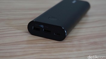 Di bagian atasnya terdapat dua port USB dengan teknologi Power IQ dan USB Type C. Foto: detikINET/Adi Fida Rahman