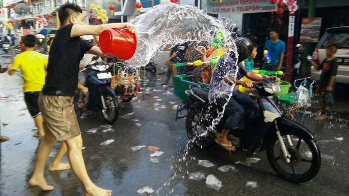 Festival Perang Air di Kabupaten Kepulauan Meranti, Riau