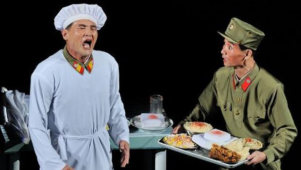 Sirkus dengan tema tentara yang unik dan menghibur (koreakonsult.com)