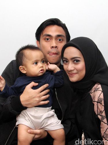 Ayudia Bing Slamet Berikan Tips Hijab untuk Mahmud yang Masih Menyusui