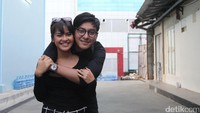 Mytha Lestari menceritakan proses lamaran yang mengejutkan saat ditemui di Gedung Trans TV, Tendean, Jakarta Selatan pada Jumat (13/1/2017). Hanif Hawari/detikHOT