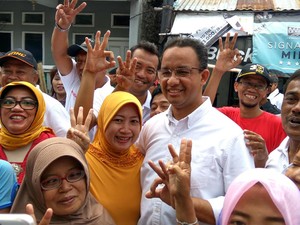 Sapa Warga Cempaka Putih, Anies Sampaikan Program Pendidikan