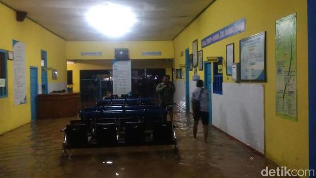 Puskesmas Grati Pasuruan Kebanjiran, 15 Pasien Dievakuasi