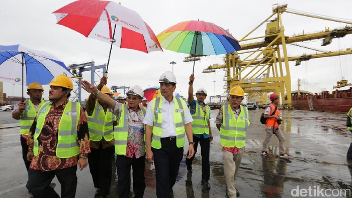 Ke Sumut, Menko Luhut Kunjungi Pelabuhan Belawan dan Kuala Tanjung