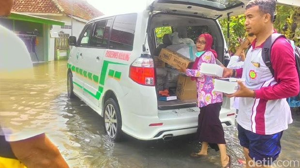 Korban Banjir Pasuruan Nikmati Pelayanan Kesehatan Keliling