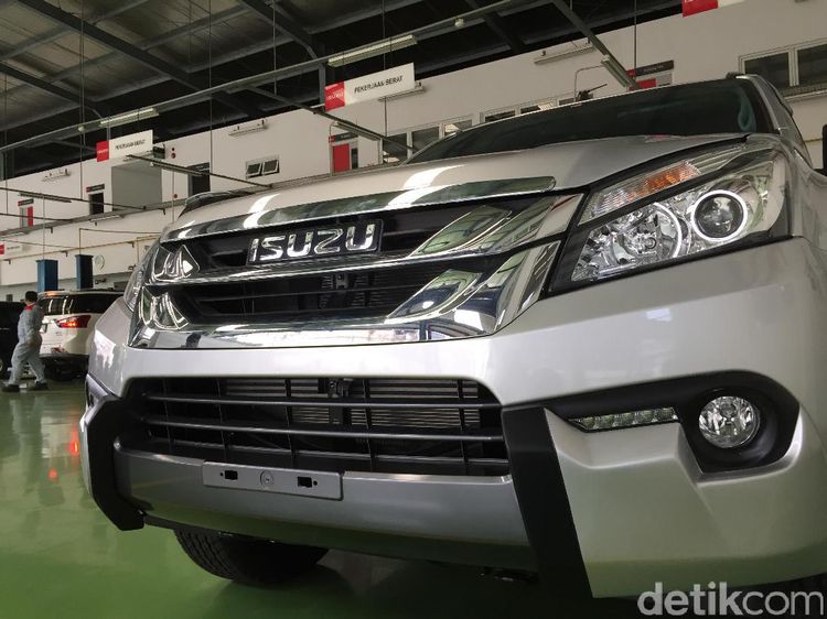 Kotak Hitam ala Mobil Isuzu