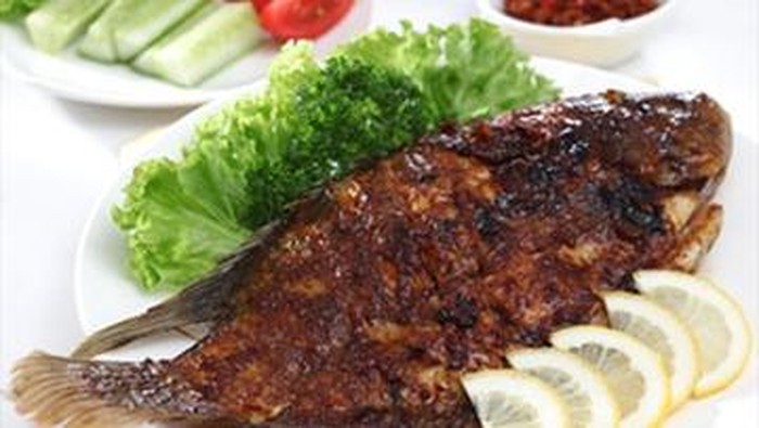 Lagi Berlibur di Anyer? Yuk, Jajan Seafood Segar di 6 