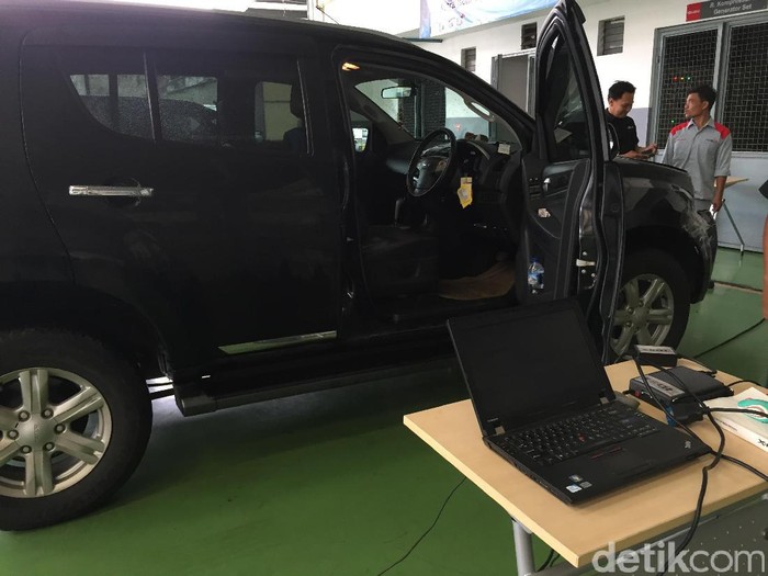 Alat Ini Cocok Buat Orang Tua yang Khawatir Anak Bawa Mobil Ngebut