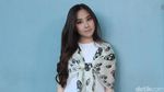Senyum Manis Agatha Chelsea