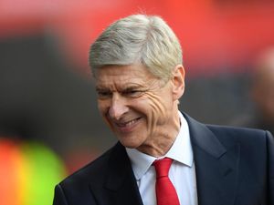 Giroud: Tetaplah di Arsenal, Wenger