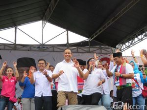 Aksi Anies Baswedan Joget Terajana Saat Kampanye