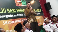 Ahok berpidato dalam acara tersebut.