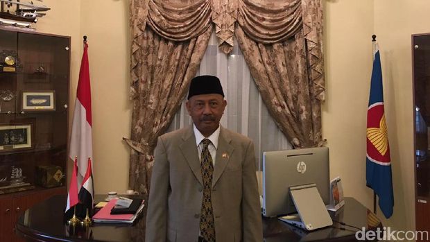 Duta Besar RI untuk Abu Dhabi Husin Bagis Duta Besar RI untuk Abu Dhabi Husin Bagis