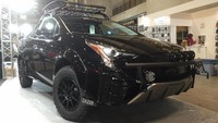 Bemper depan dan belakang baru dengan pelindung, dan tambahan atap keranjang besi. Foto: Carscoops