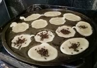 Lembut Manis, Kue Cubit Bertabur Meisjes dan Keju