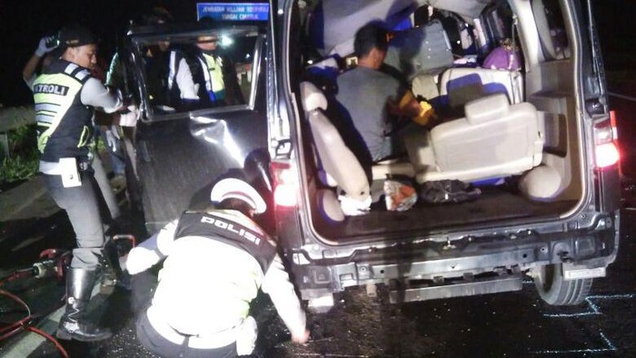 Seluruh Korban Kecelakaan Maut Cipali Dibawa ke RS Arjawinangun