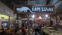 Kedai Kopi Luwak Mataram ini berlokasi di Jalan Pelemwulung, Banguntapan, Bantul, Yogyakarta. Di sini kamu bisa icip-icip kopi luwak yang terkenal sedap dan harganya mahal banget (Fadhil/detikTravel)