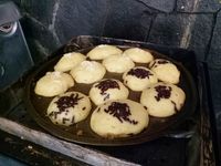 Lembut Manis, Kue Cubit Bertabur Meisjes dan Keju