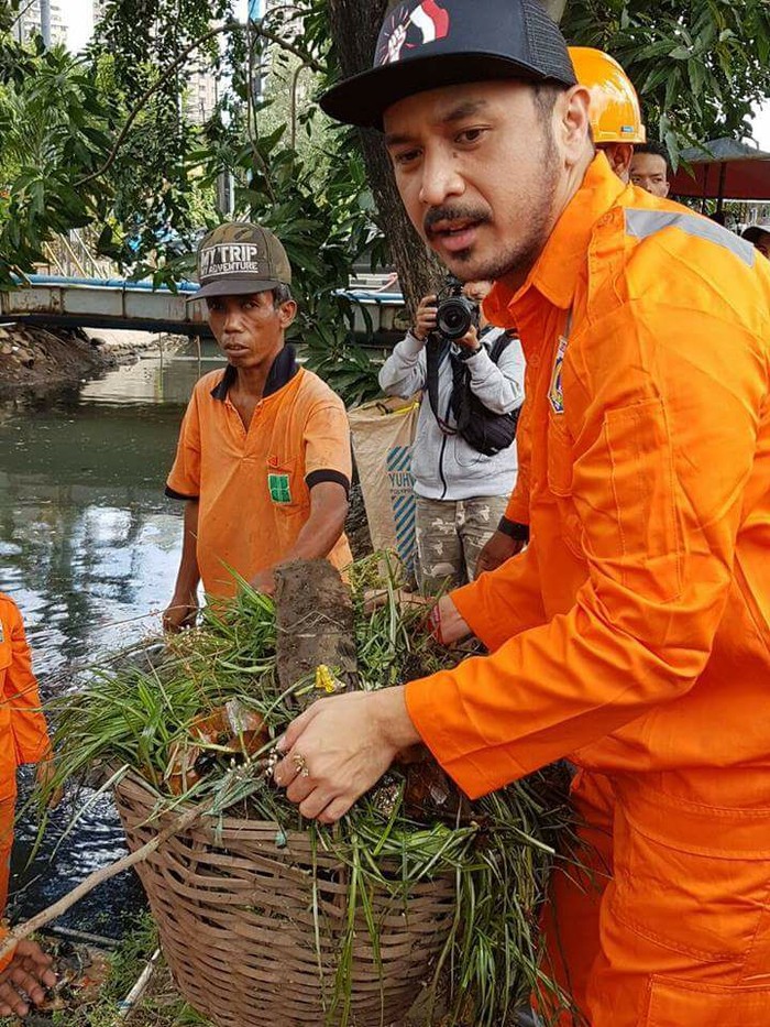 Giring Nidji Beraksi Jadi Pasukan Oranye Jakarta