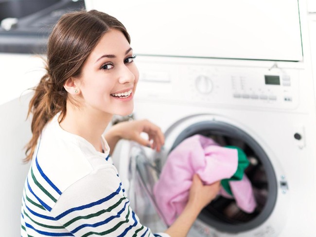 Jangan Lupa Pisahkan Pakaian Dalam Saat Mencuci, Ini Alasannya