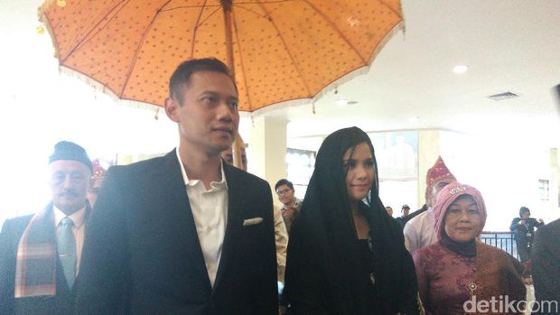 Agus dan Annisa di Jakarta Manortor